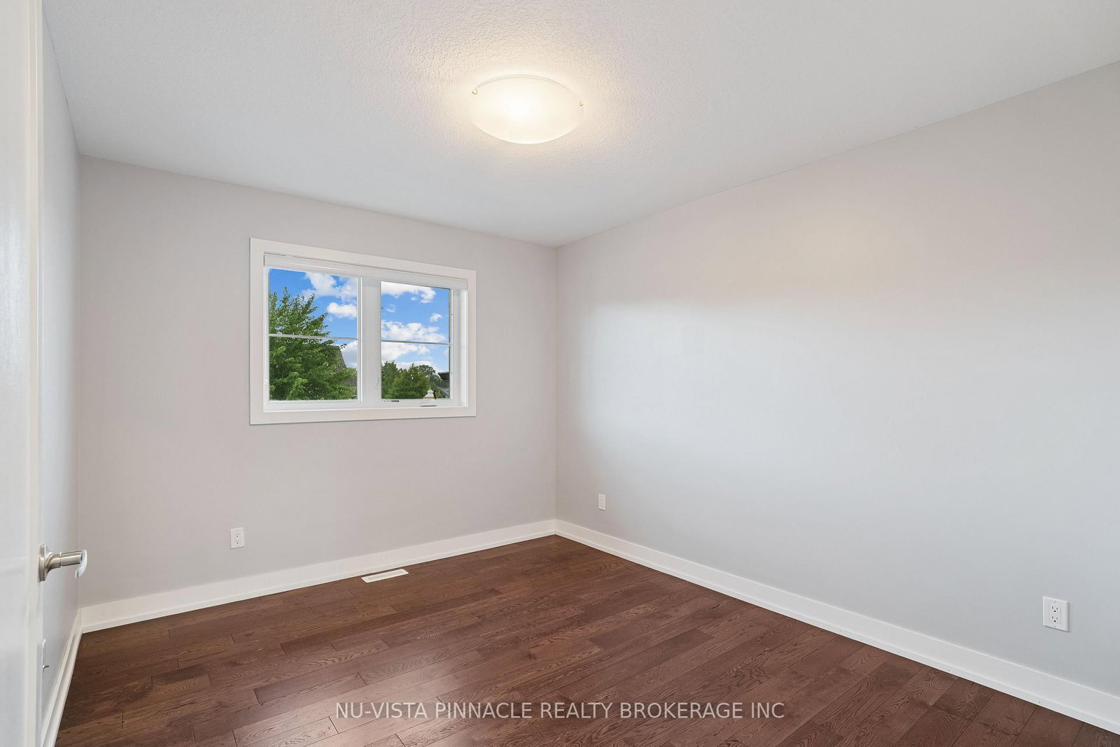 1911 Ballymote Avenue • London North, ON photo 30
