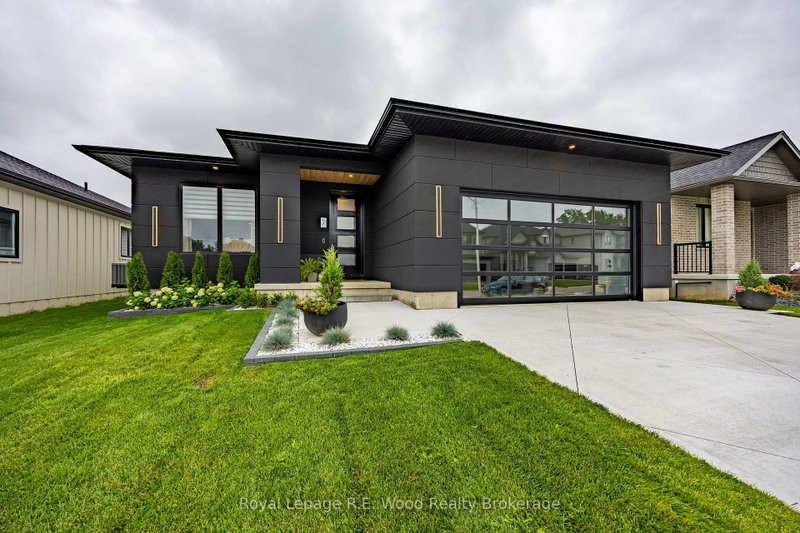 7 Sycamore Drive