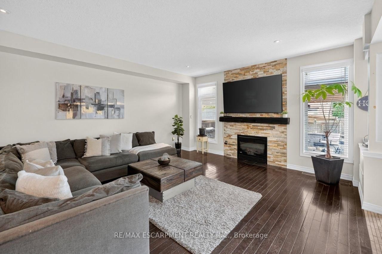 58 Peach Tree Lane • Grimsby, ON photo 5