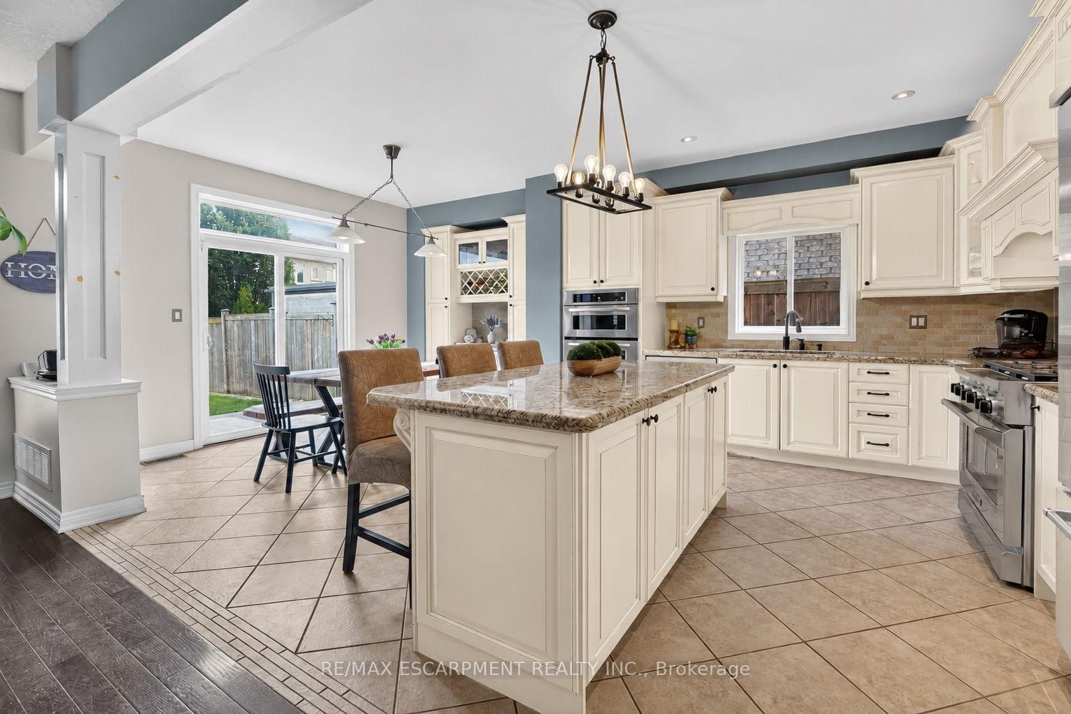 58 Peach Tree Lane • Grimsby, ON photo 6