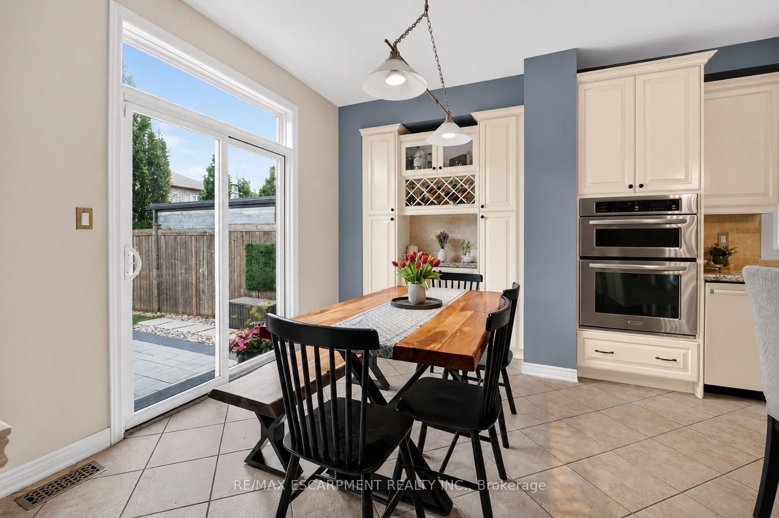 58 Peach Tree Lane • Grimsby, ON photo 8