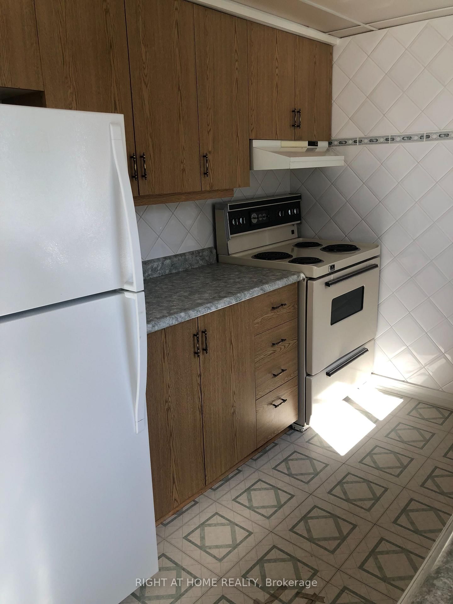 1781 Winter Rose Lane • Orleans, ON photo 12