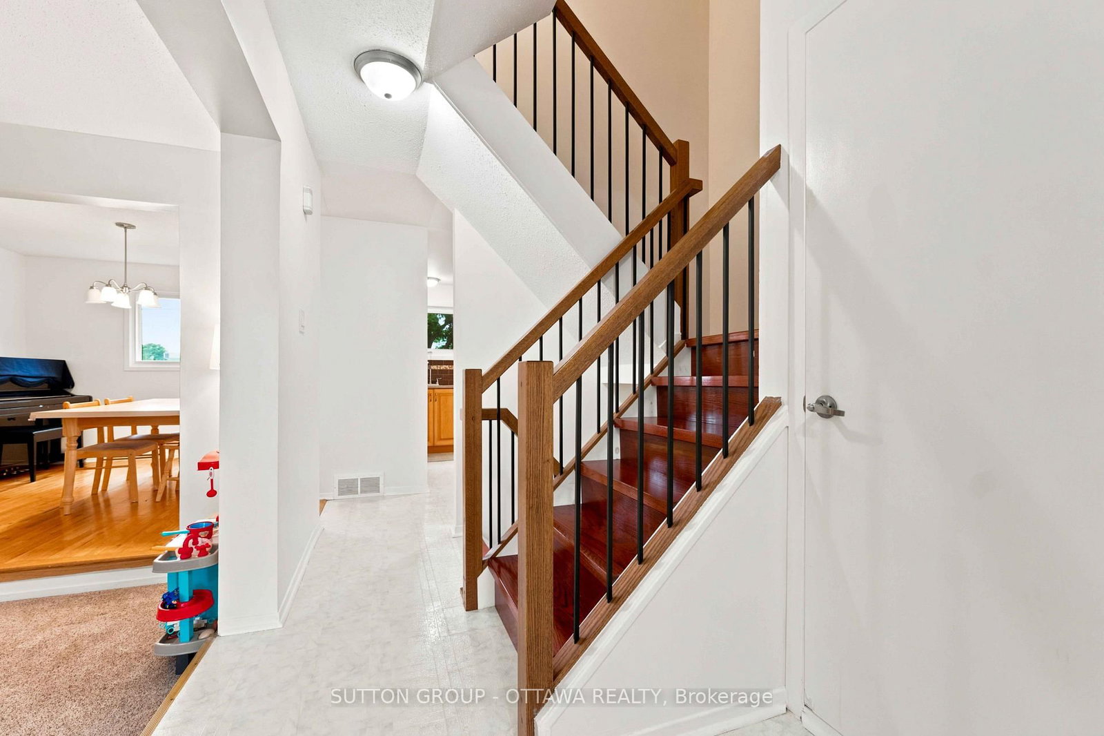 66 FIELDGATE Drive • Ottawa, ON photo 24