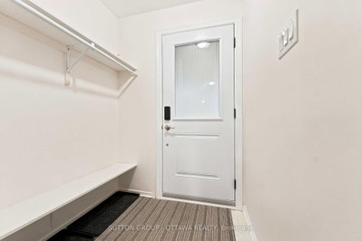 66 FIELDGATE Drive • Ottawa, ON photo 3