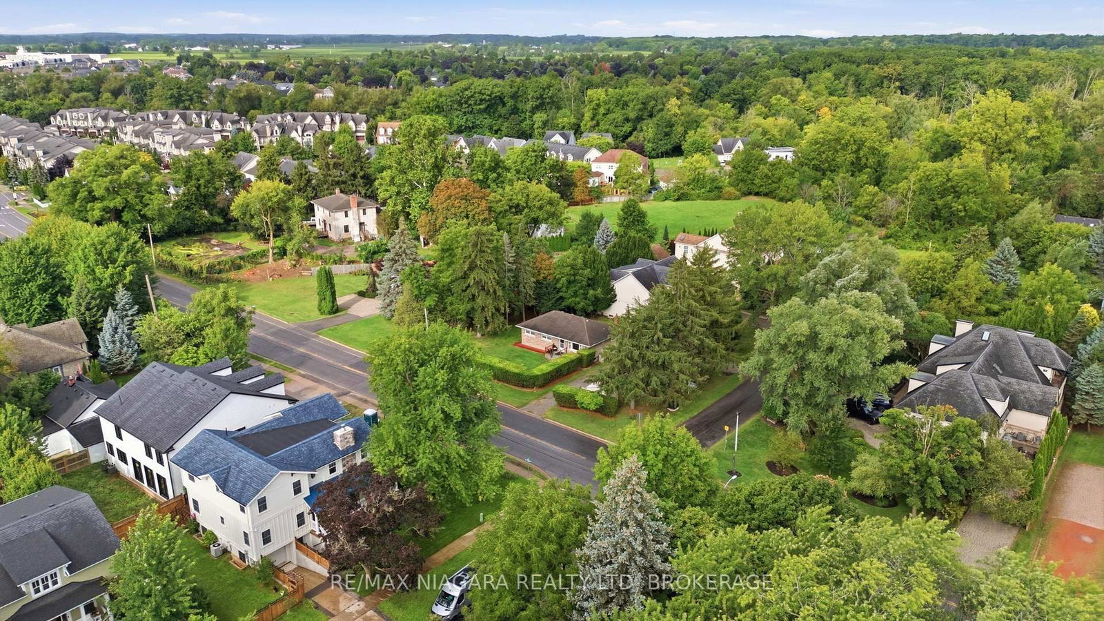557 Mississagua Street • Niagara-on-the-Lake, ON photo 42