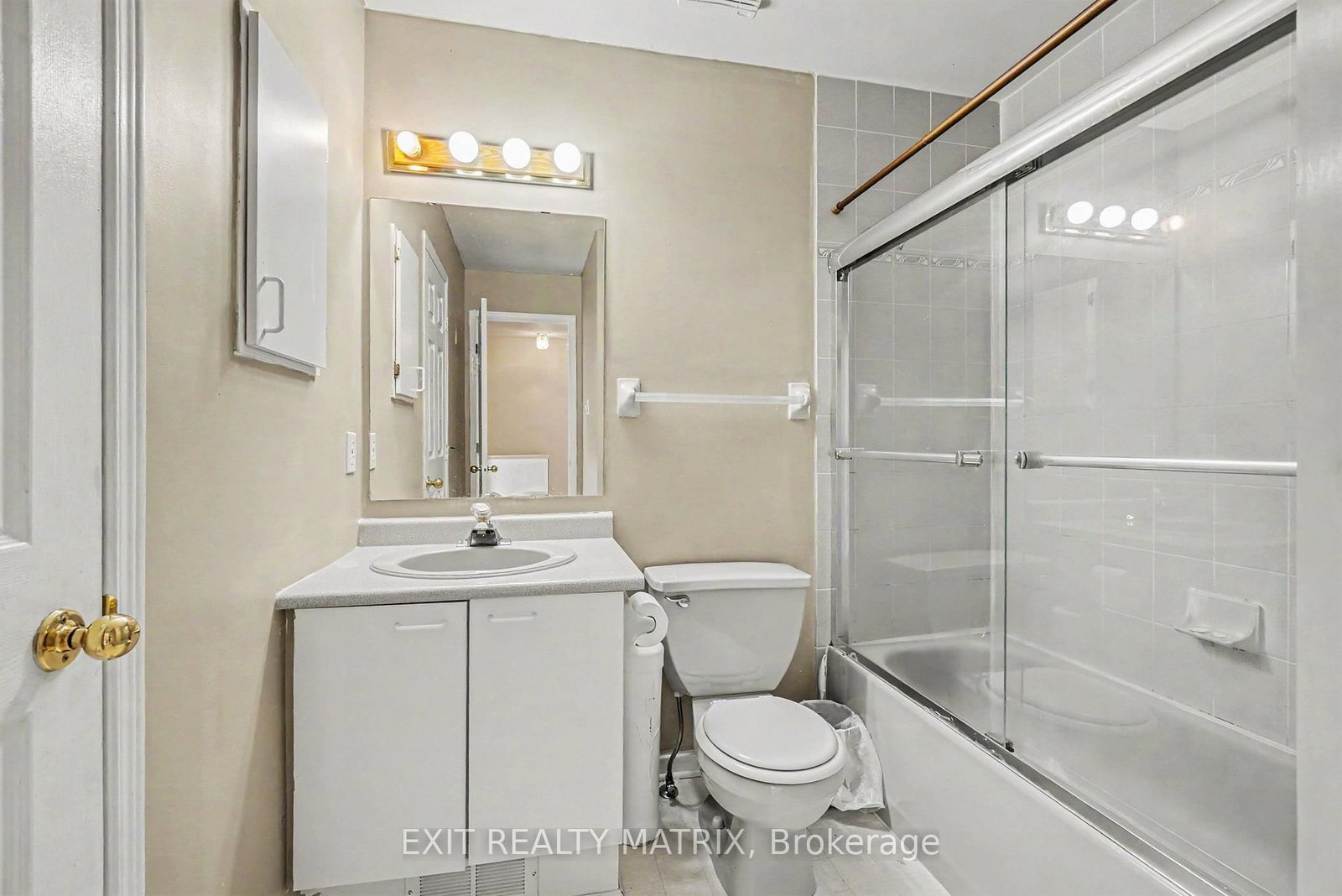 2209 Saturn Crescent • Ottawa, ON photo 14