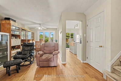 2209 Saturn Crescent • Ottawa, ON photo 5