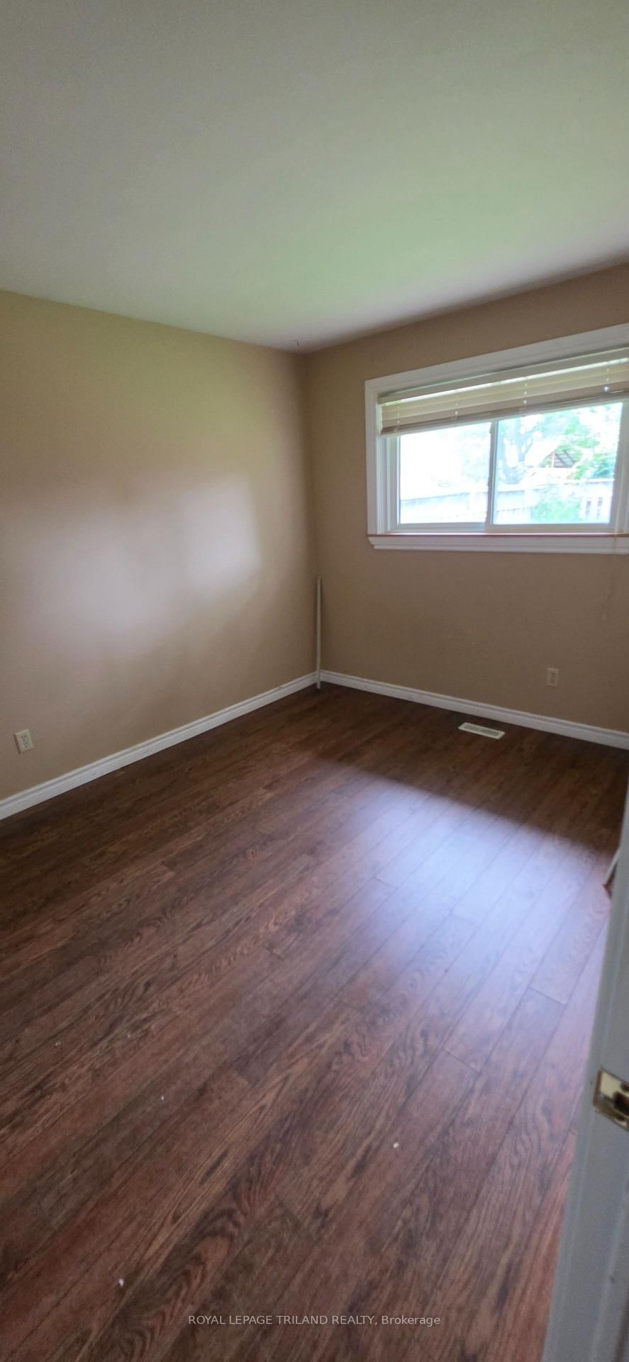 783 Dundalk Drive • London South, ON photo 4