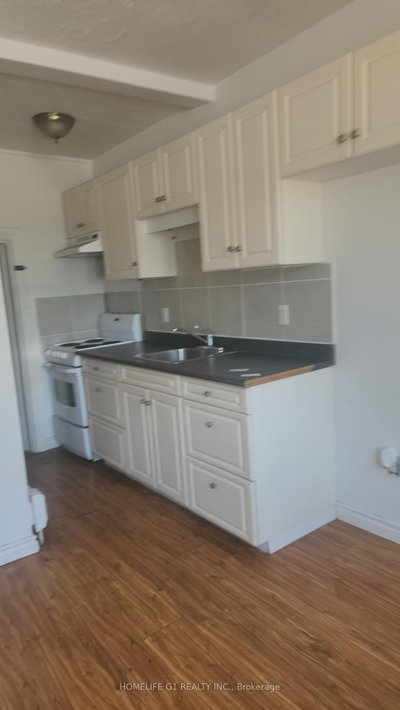 42 Riverside Drive • Welland, ON photo 4