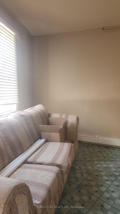 42 Riverside Drive • Welland, ON photo 5