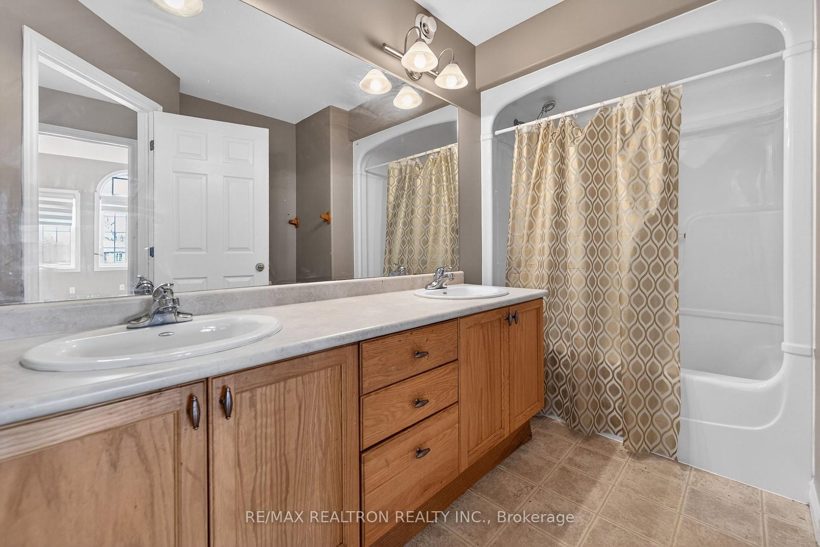 20 Magnolia Court • Belleville, ON photo 22