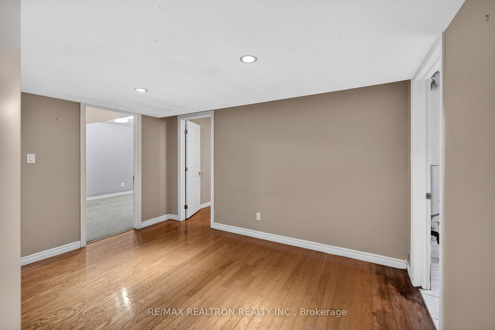 20 Magnolia Court • Belleville, ON photo 39