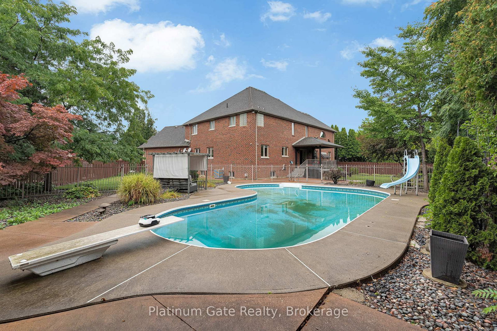 150 Seymour Crescent • Lakeshore, ON photo 10