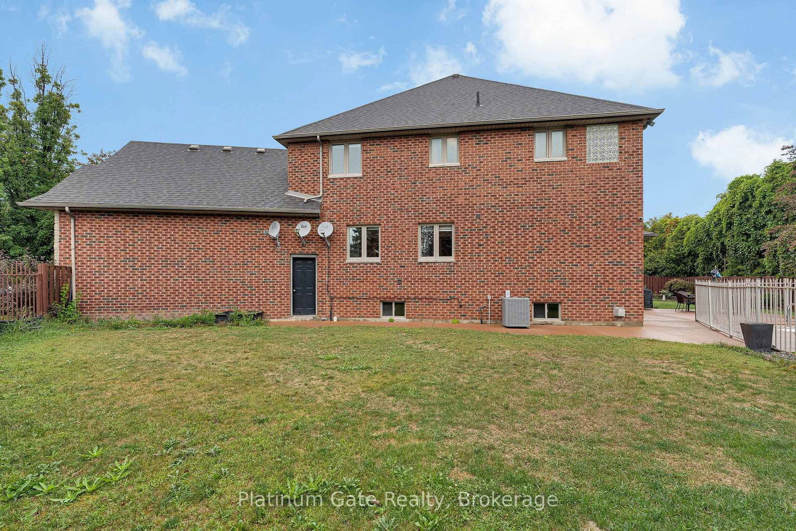 150 Seymour Crescent • Lakeshore, ON photo 9