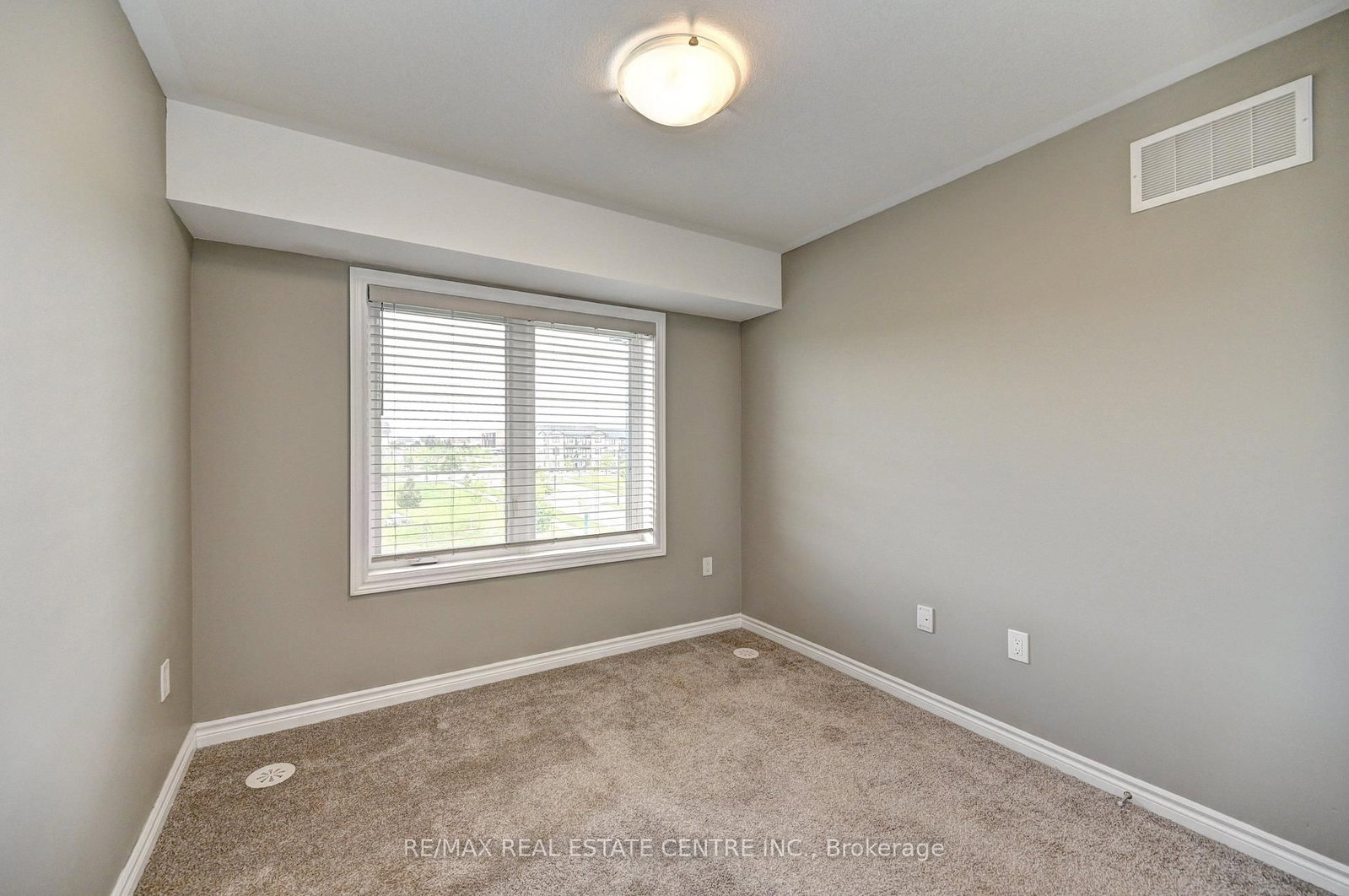102 Wheat Lane • Kitchener, ON photo 38