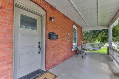 308 Broadway Street • Tillsonburg, ON photo 4