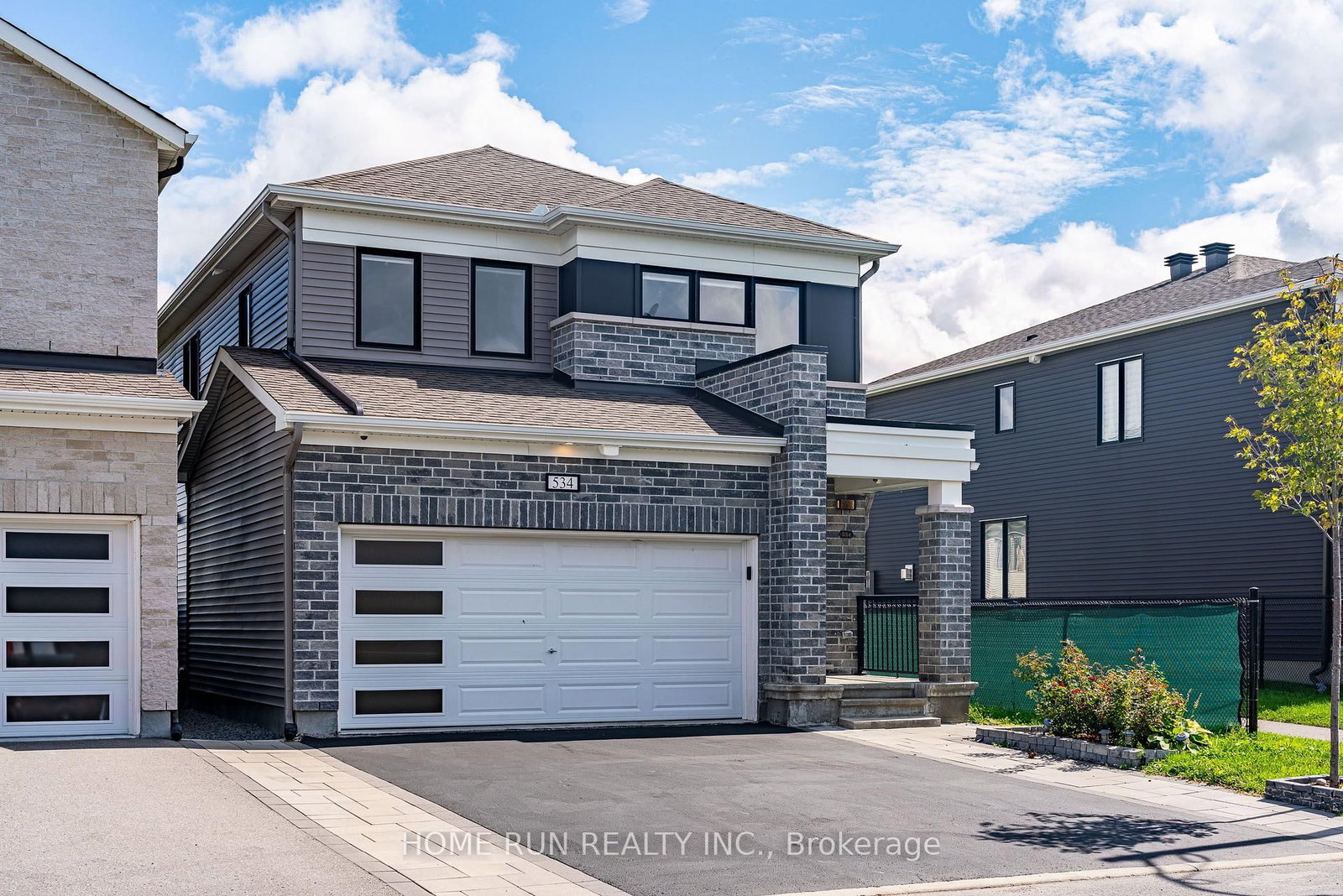 534 Arosa Way • Ottawa, ON photo 1