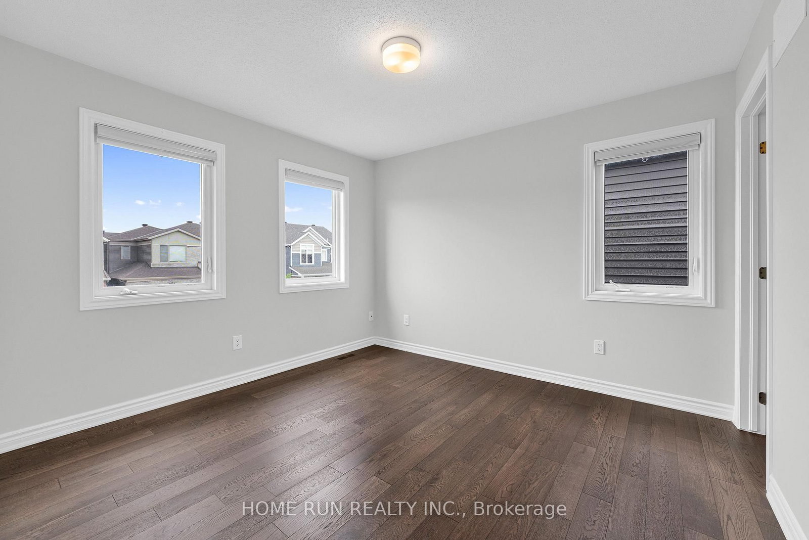 534 Arosa Way • Ottawa, ON photo 36