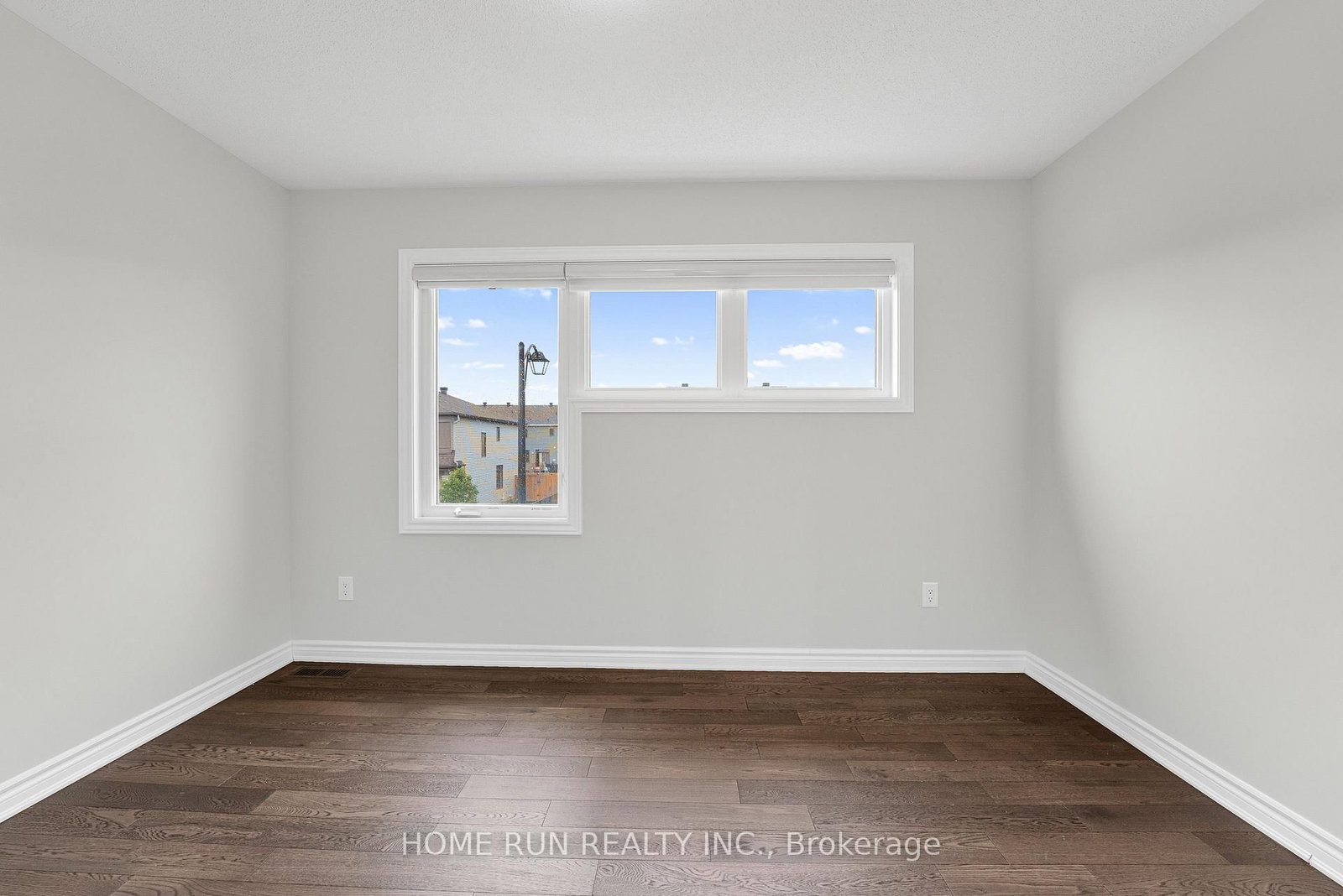 534 Arosa Way • Ottawa, ON photo 38