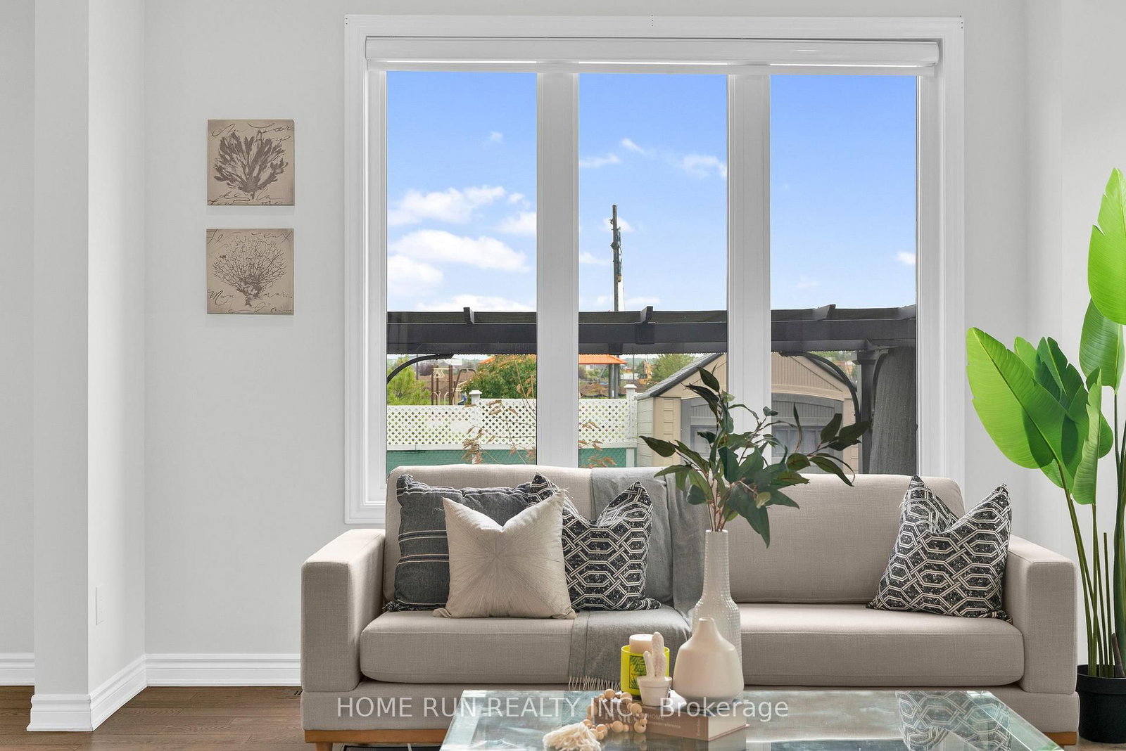 534 Arosa Way • Ottawa, ON photo 6