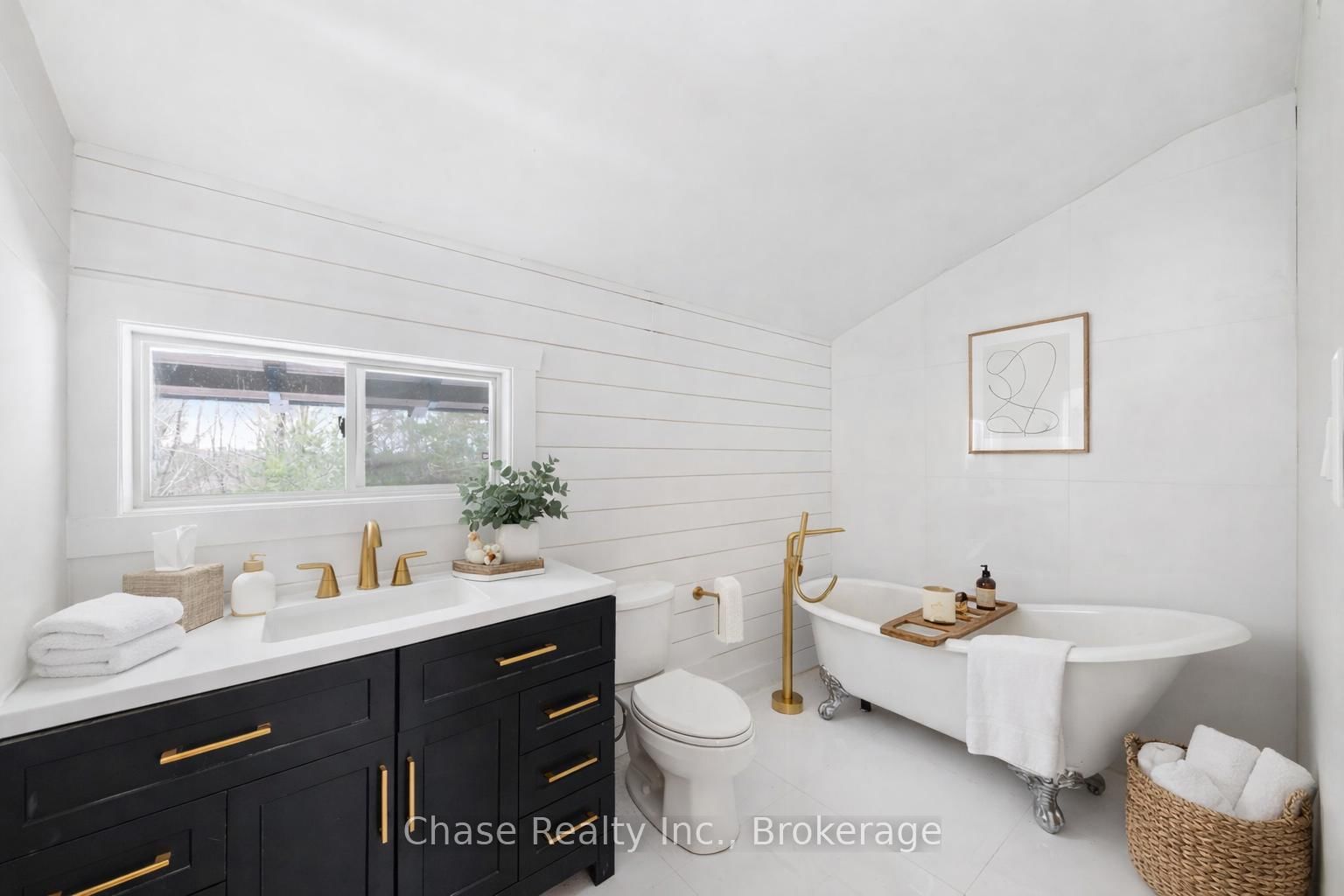 878 DEER LAKE RD Road • Huntsville, ON photo 16
