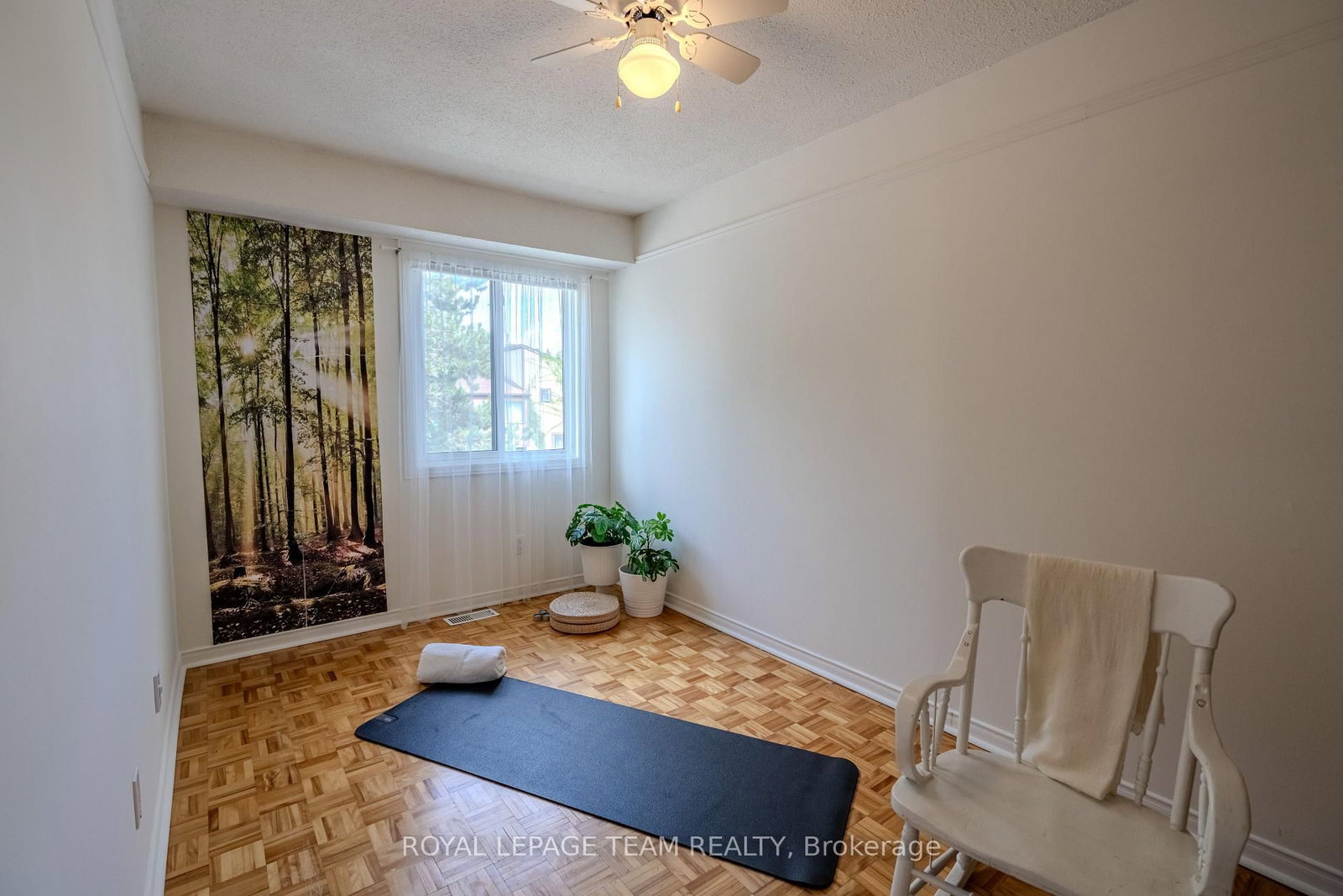2 Larkshire Lane • #B • Ottawa, ON photo 19