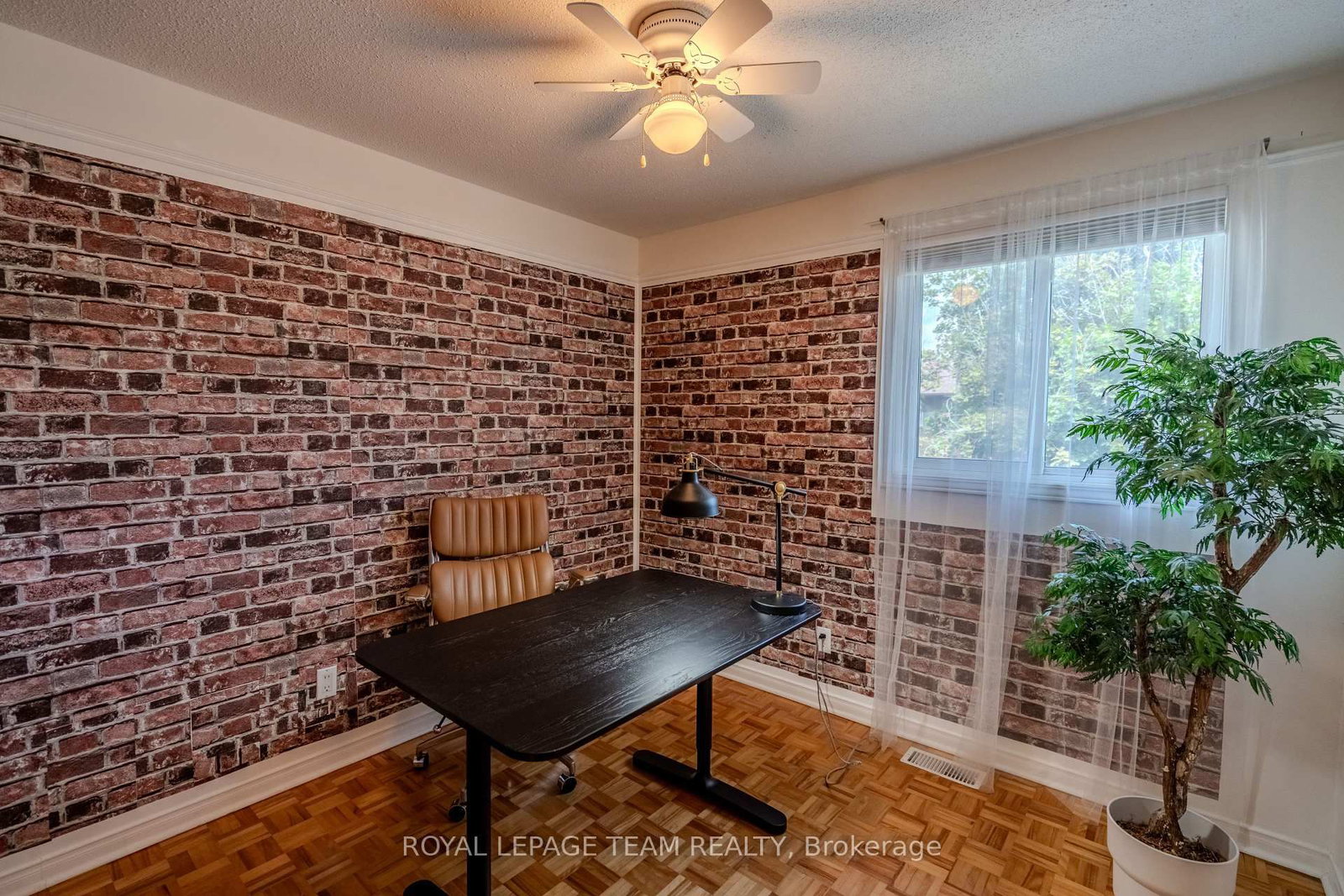 2 Larkshire Lane • #B • Ottawa, ON photo 20