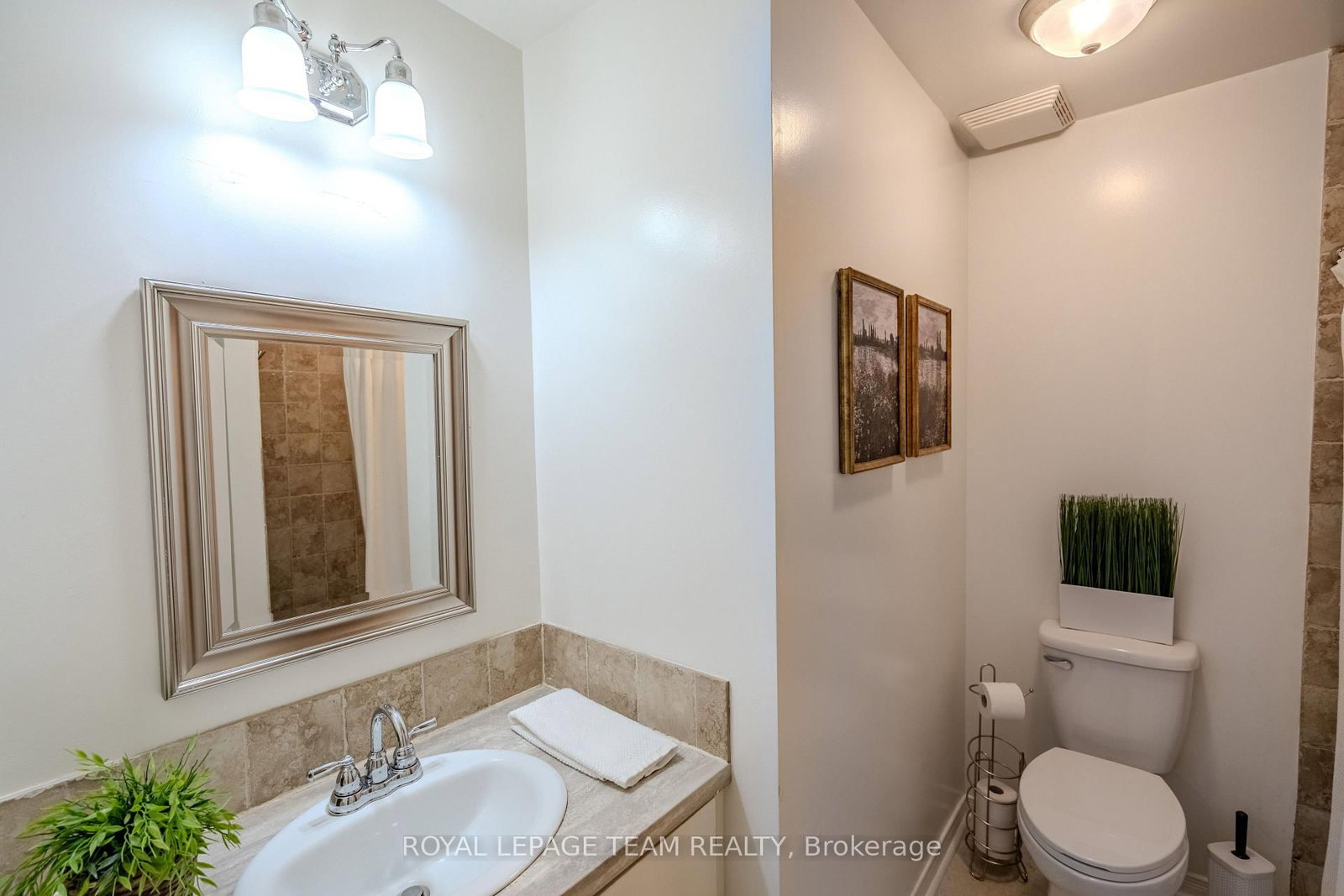 2 Larkshire Lane • #B • Ottawa, ON photo 21