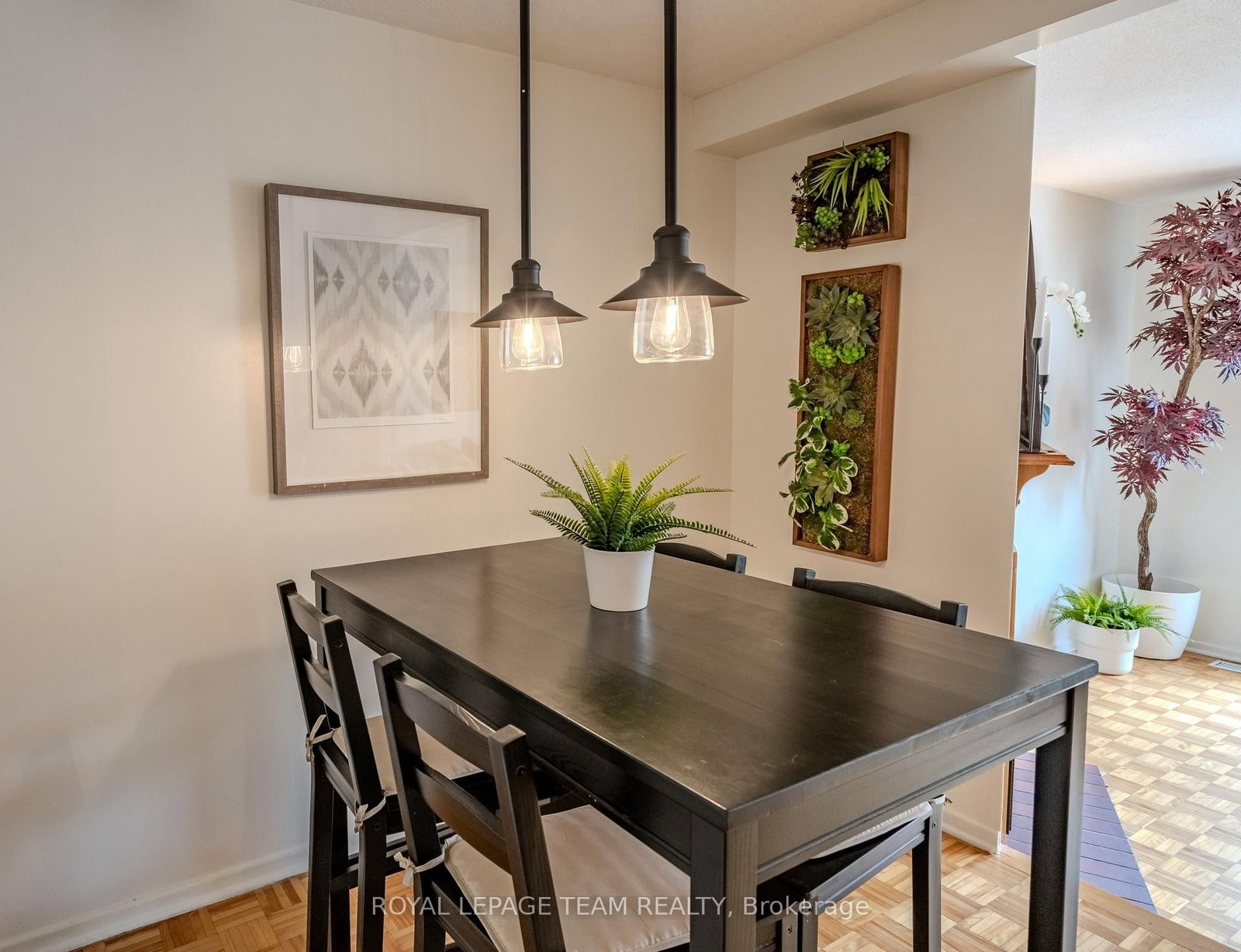 2 Larkshire Lane • #B • Ottawa, ON photo 8