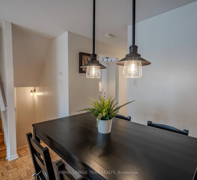 2 Larkshire Lane • #B • Ottawa, ON photo 9