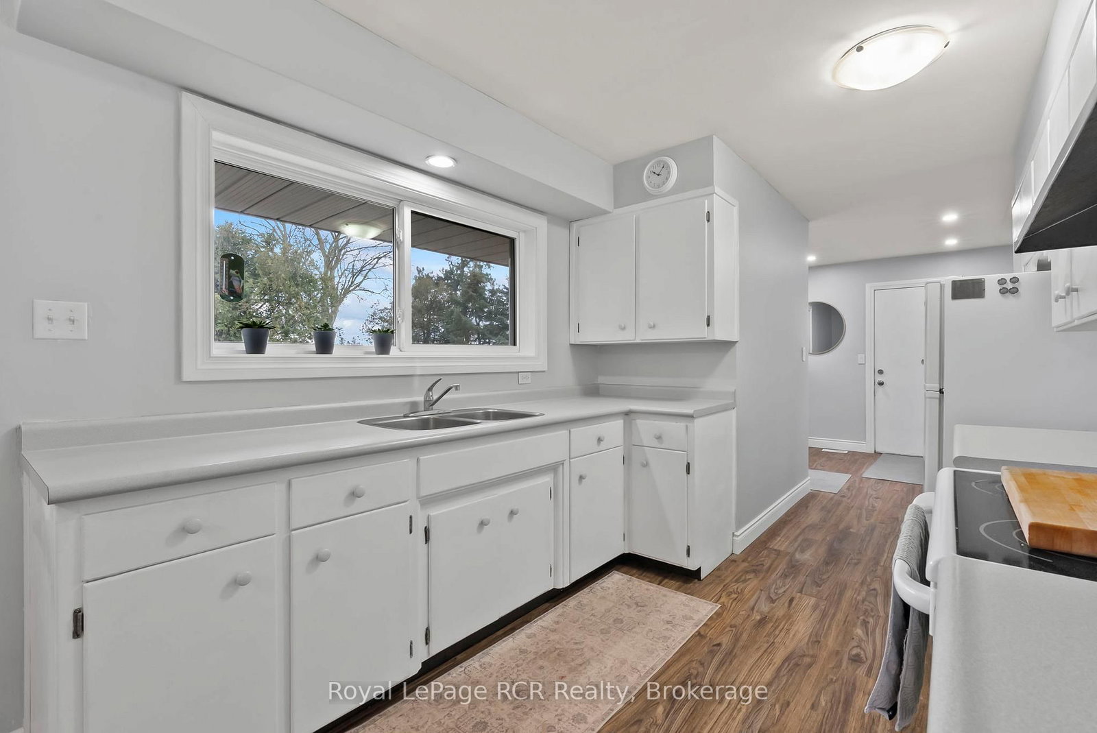 315 2nd Street • Hanover, ON photo 9