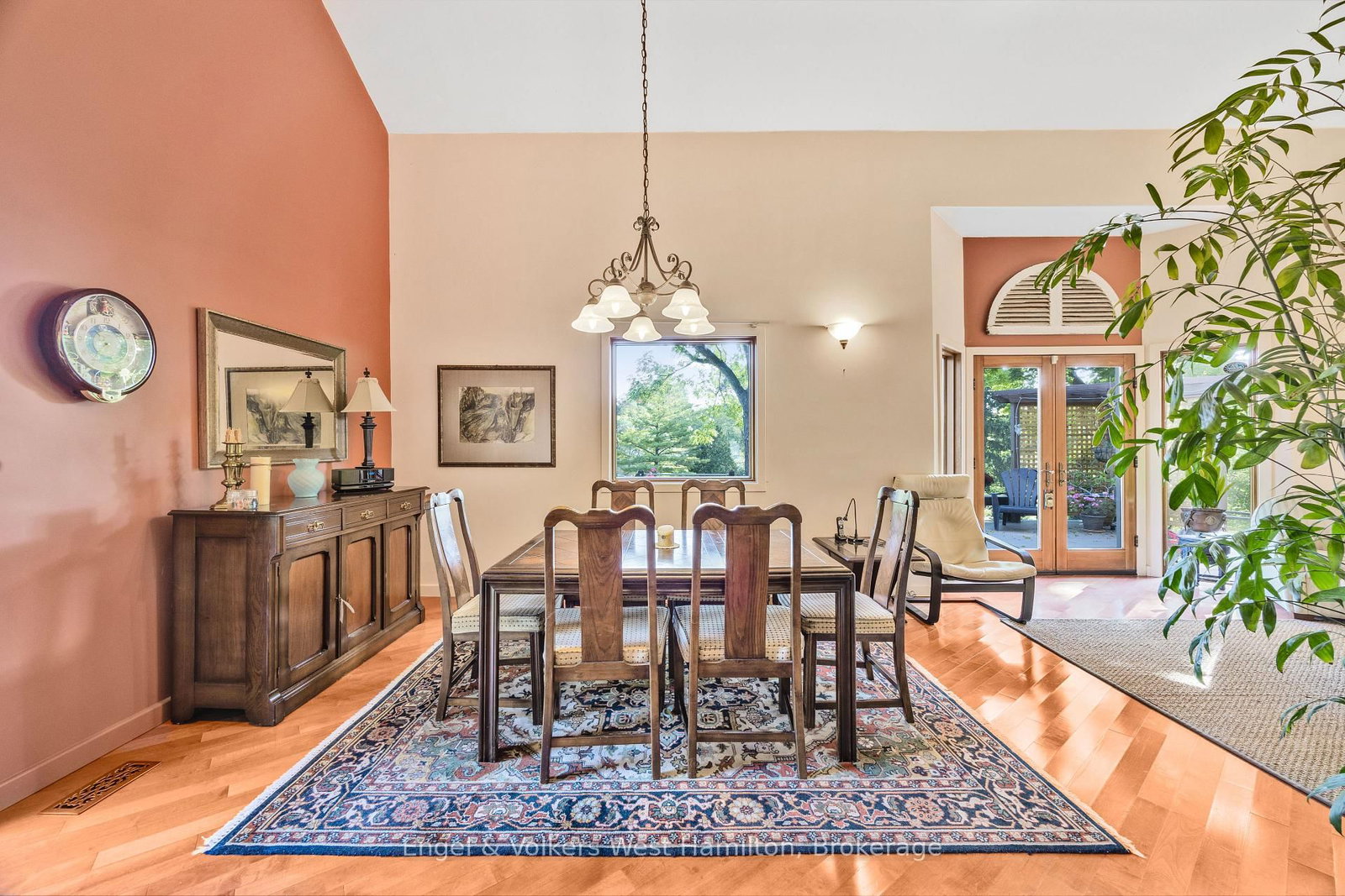 94 8 Highway • Hamilton, ON photo 10