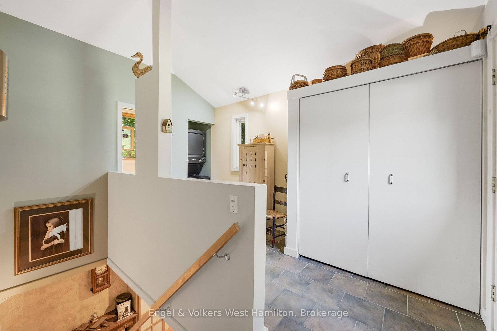 94 8 Highway • Hamilton, ON photo 21
