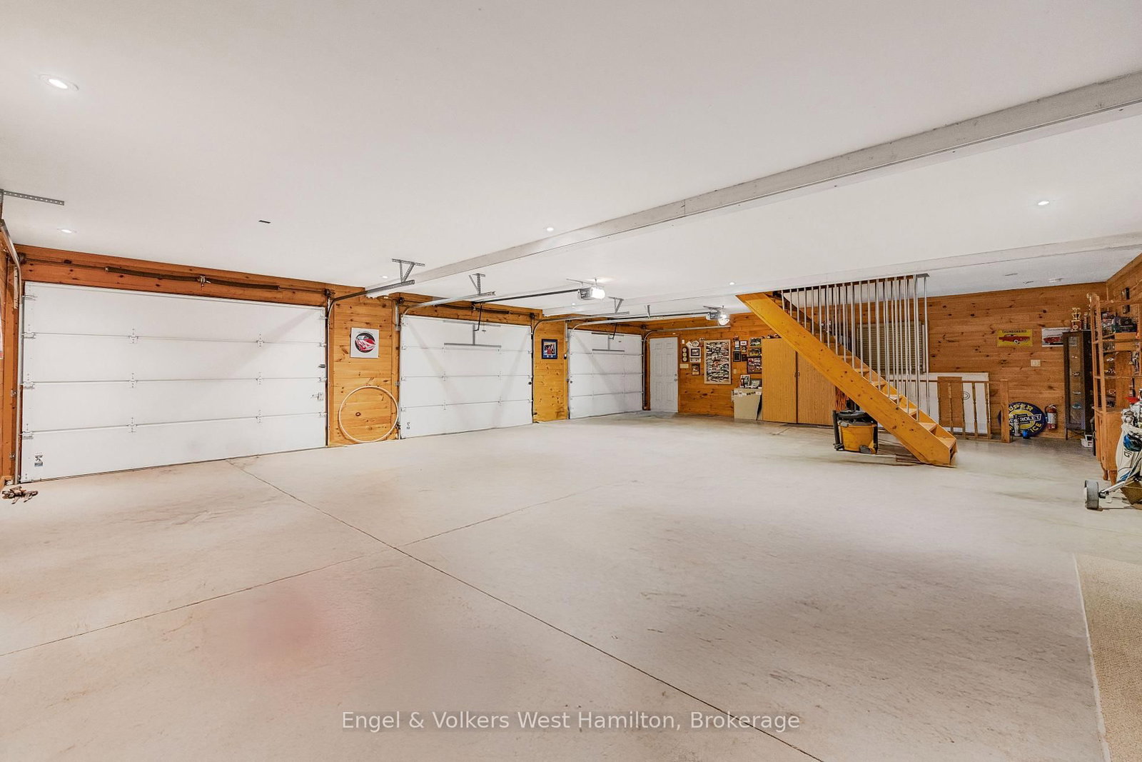 94 8 Highway • Hamilton, ON photo 31