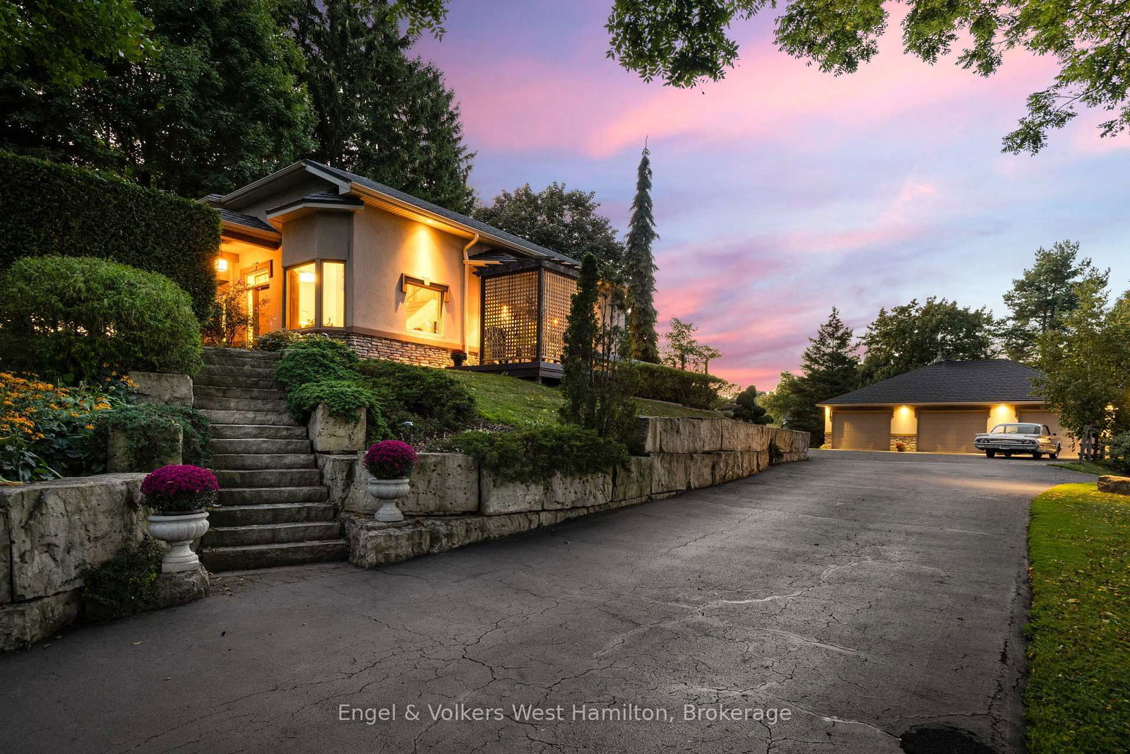 94 8 Highway • Hamilton, ON photo 36