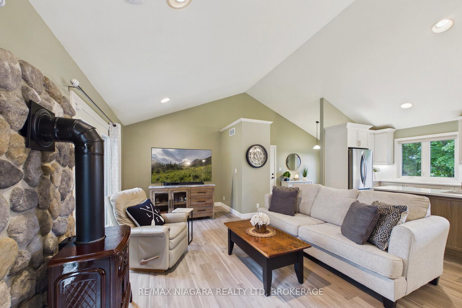 115 Pinewood Boulevard • Kawartha Lakes, ON photo 10