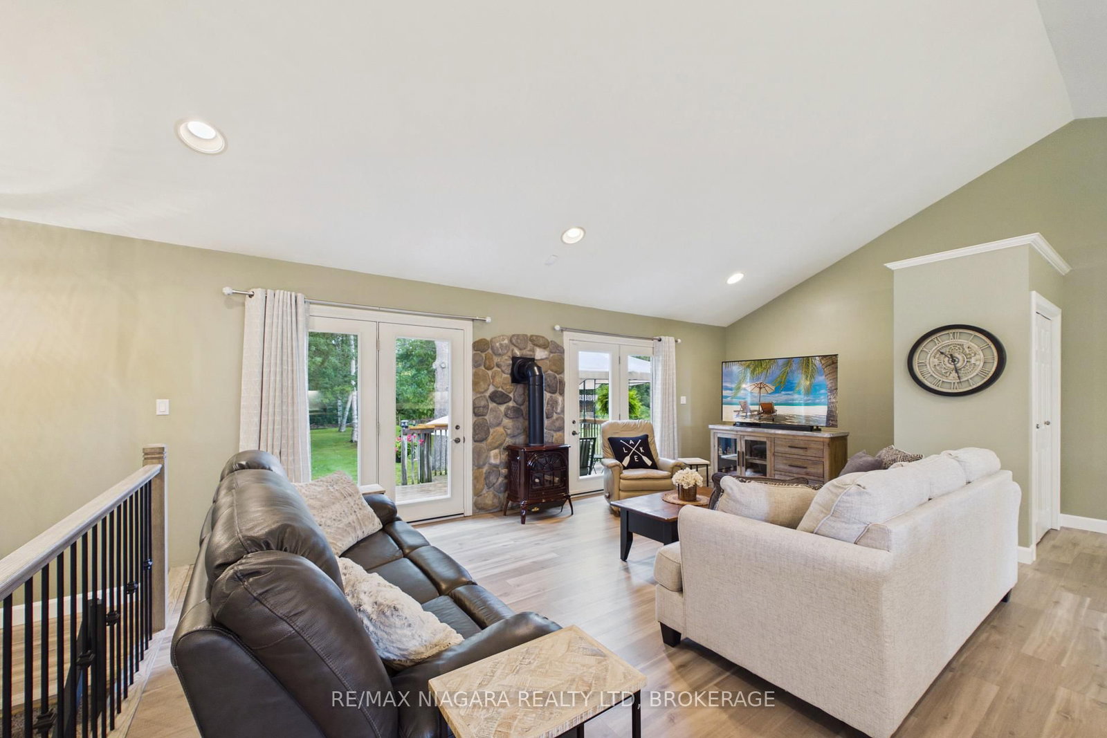 115 Pinewood Boulevard • Kawartha Lakes, ON photo 11