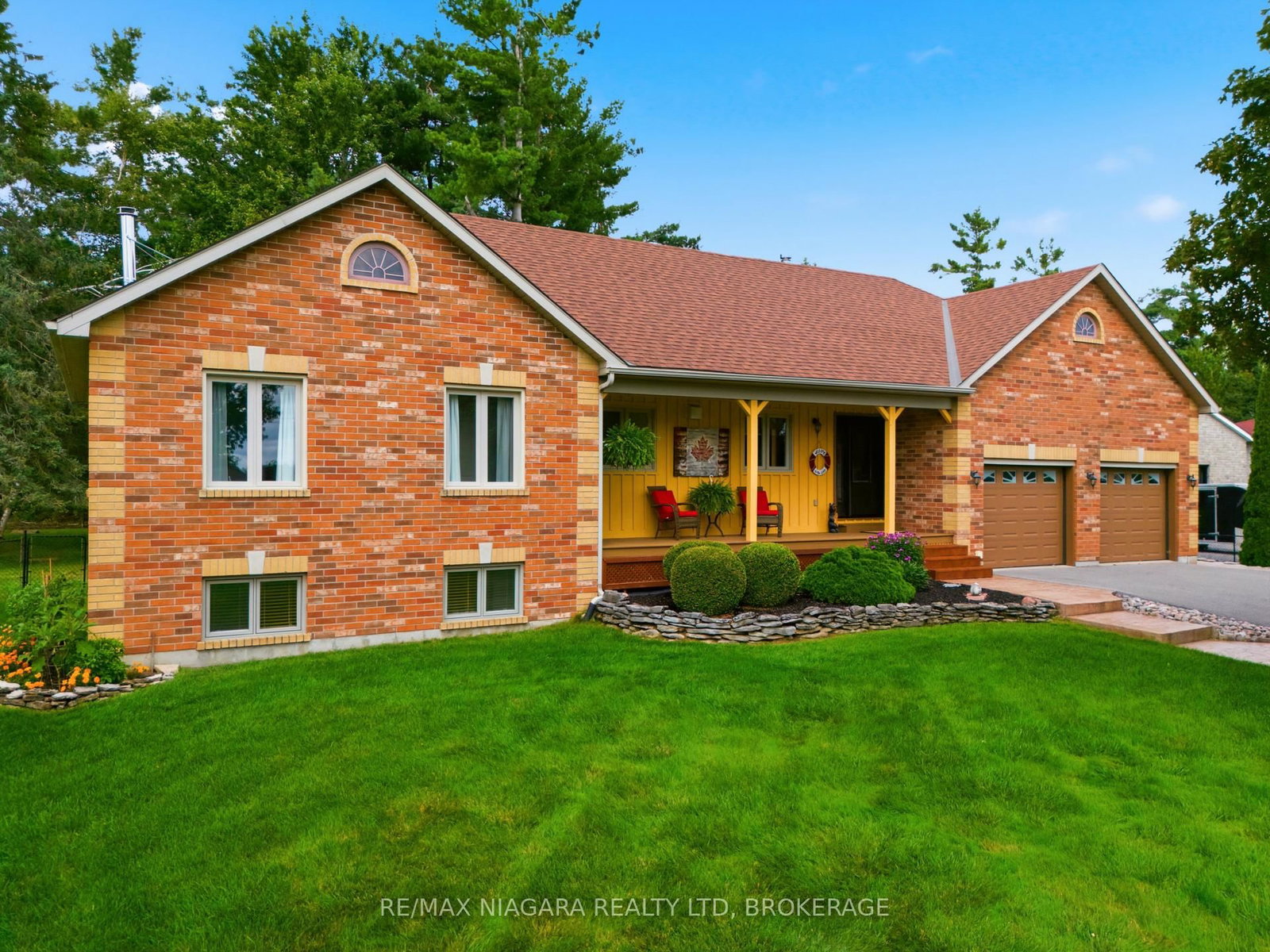 115 Pinewood Boulevard • Kawartha Lakes, ON photo 3
