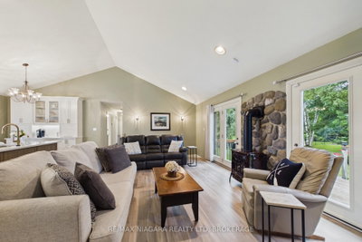 115 Pinewood Boulevard • Kawartha Lakes, ON photo 8