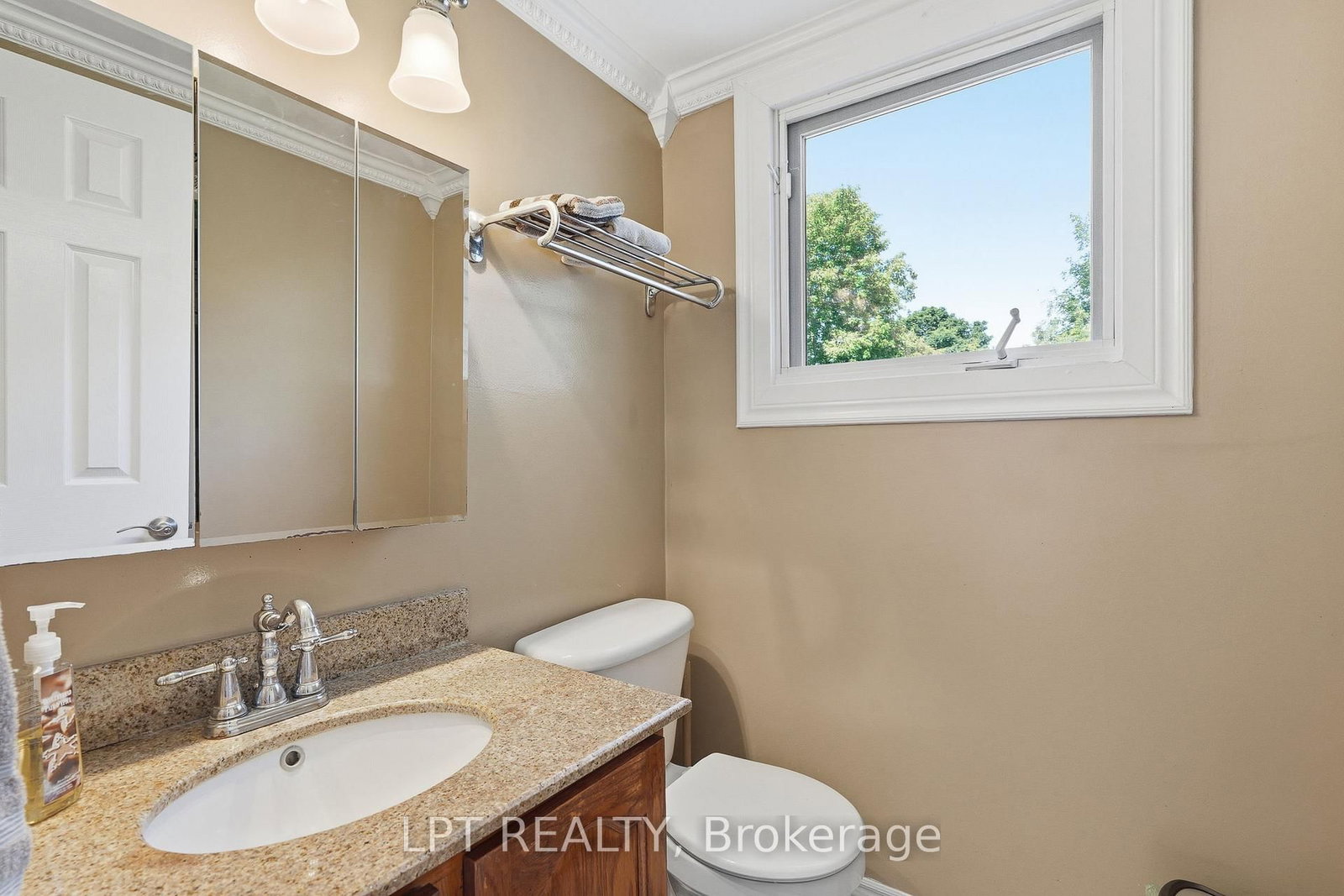 18 Louise Crescent • Russell, ON photo 11