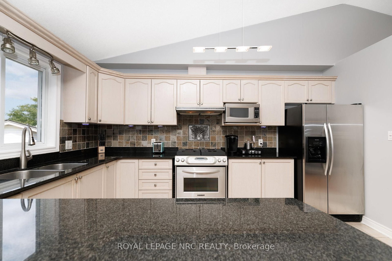 8093 Beaverton Boulevard • Niagara Falls, ON photo 11