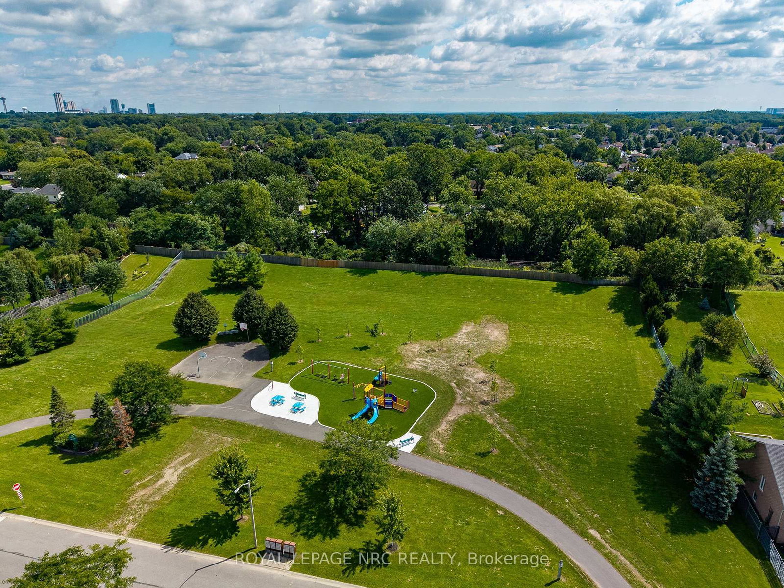 8093 Beaverton Boulevard • Niagara Falls, ON photo 47