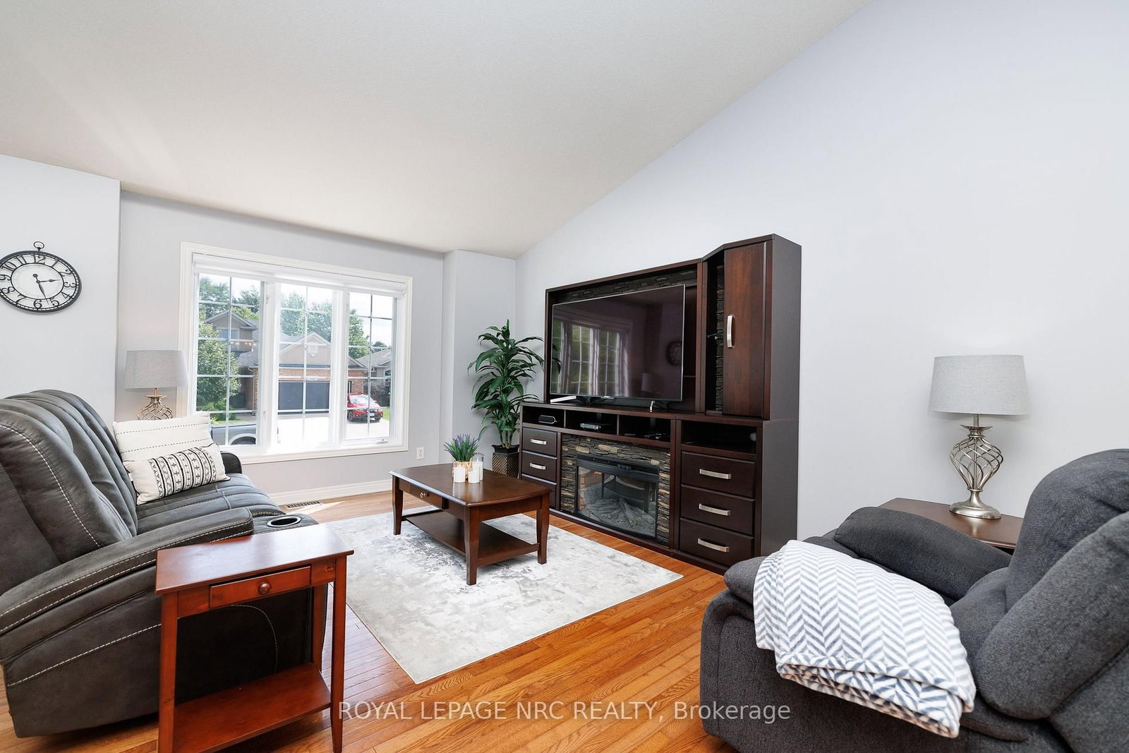 8093 Beaverton Boulevard • Niagara Falls, ON photo 8