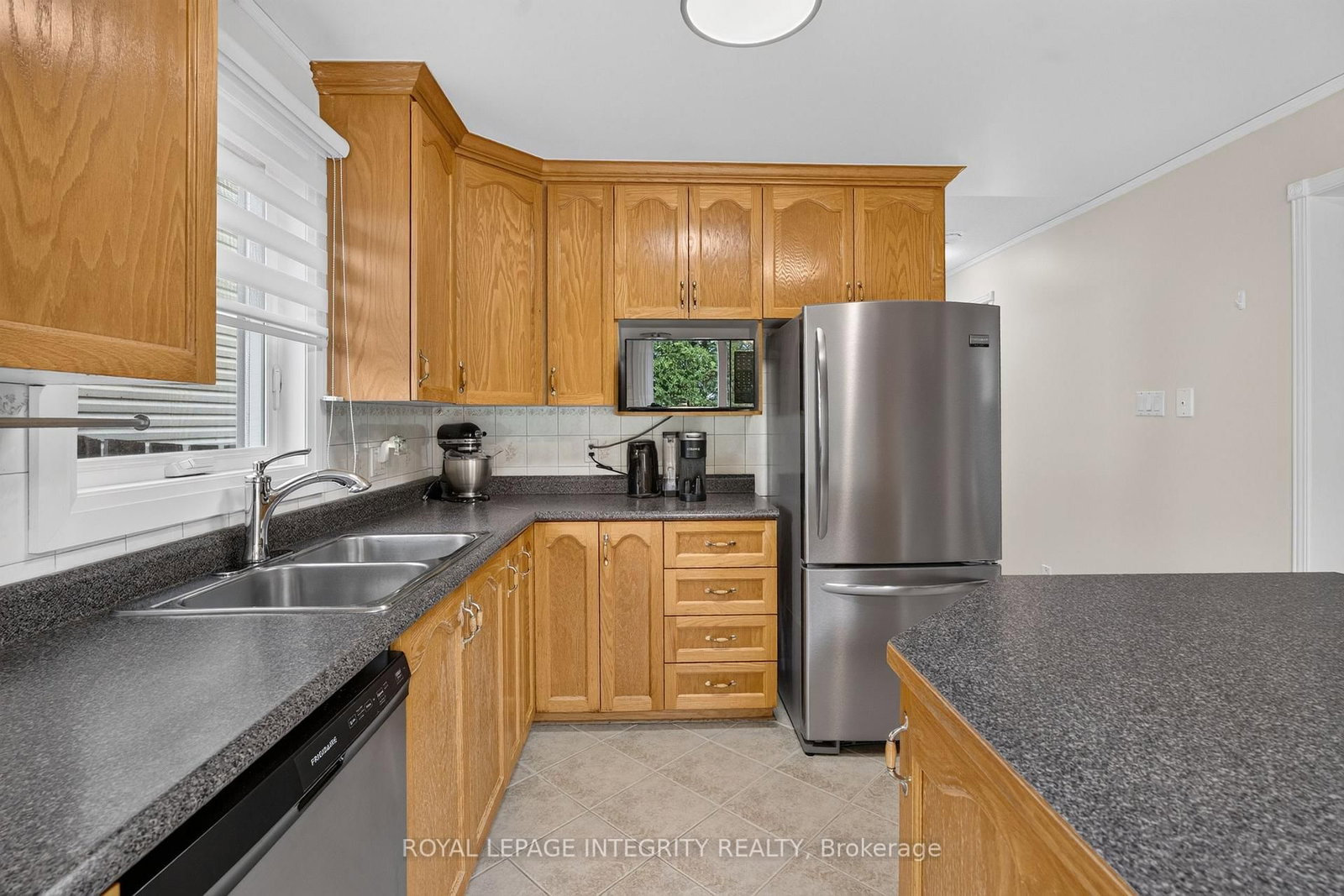 1692 Toulouse Crescent • Ottawa, ON photo 10