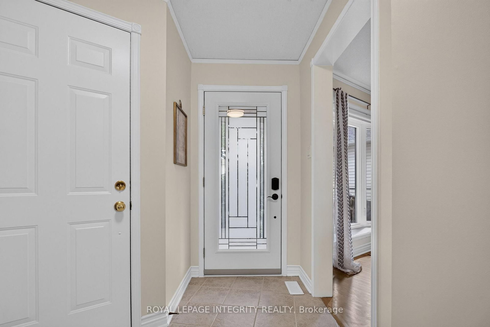 1692 Toulouse Crescent • Ottawa, ON photo 3