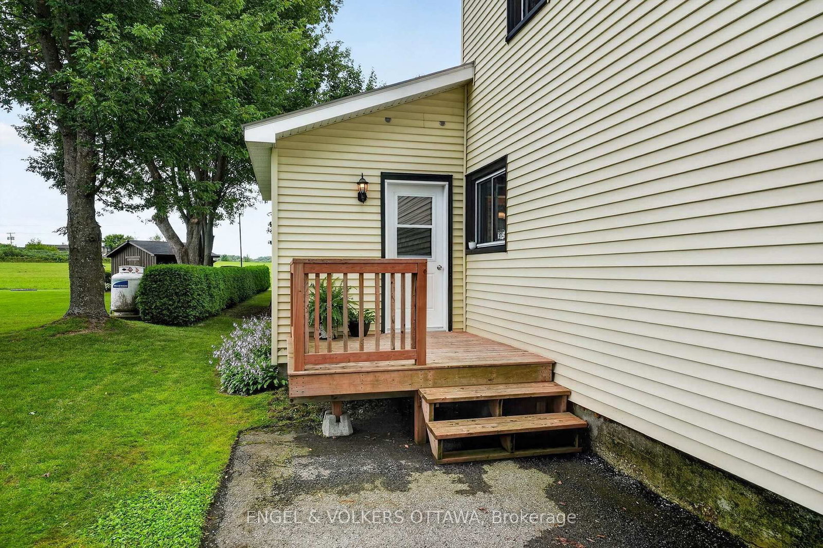 22 Peter Street • North Glengarry, ON photo 38