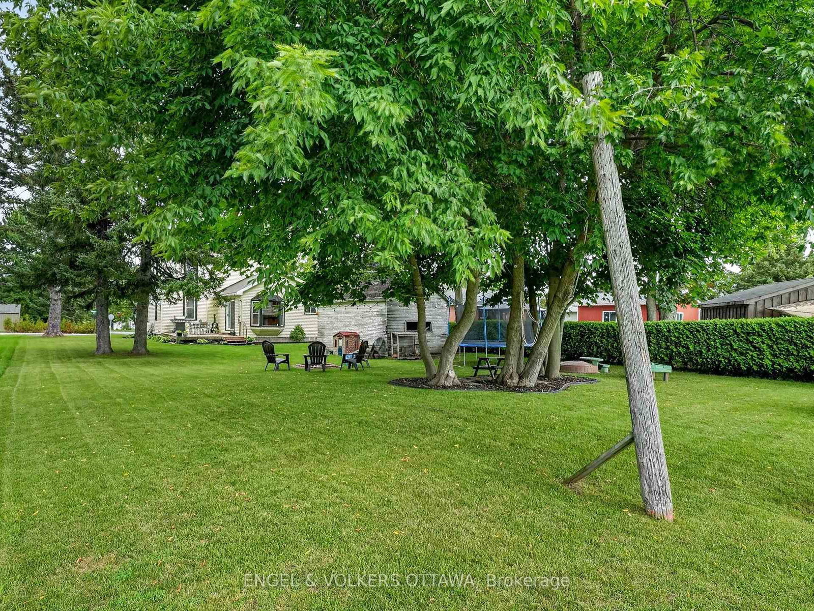 22 Peter Street • North Glengarry, ON photo 46