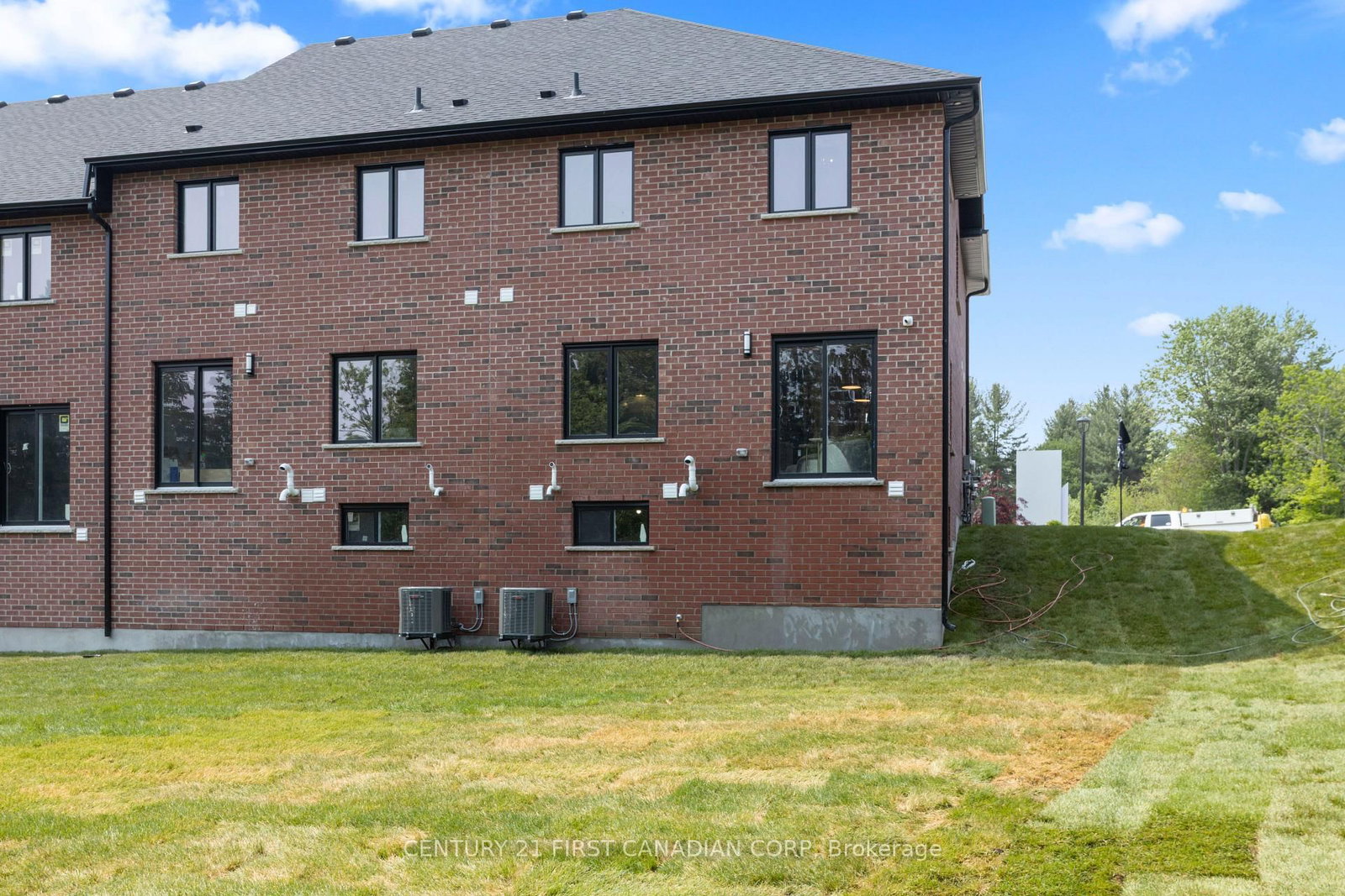 6973 Heathwoods Avenue • London South, ON photo 42