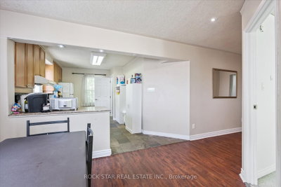 16 BEAUCOURT Place • Hamilton, ON photo 3