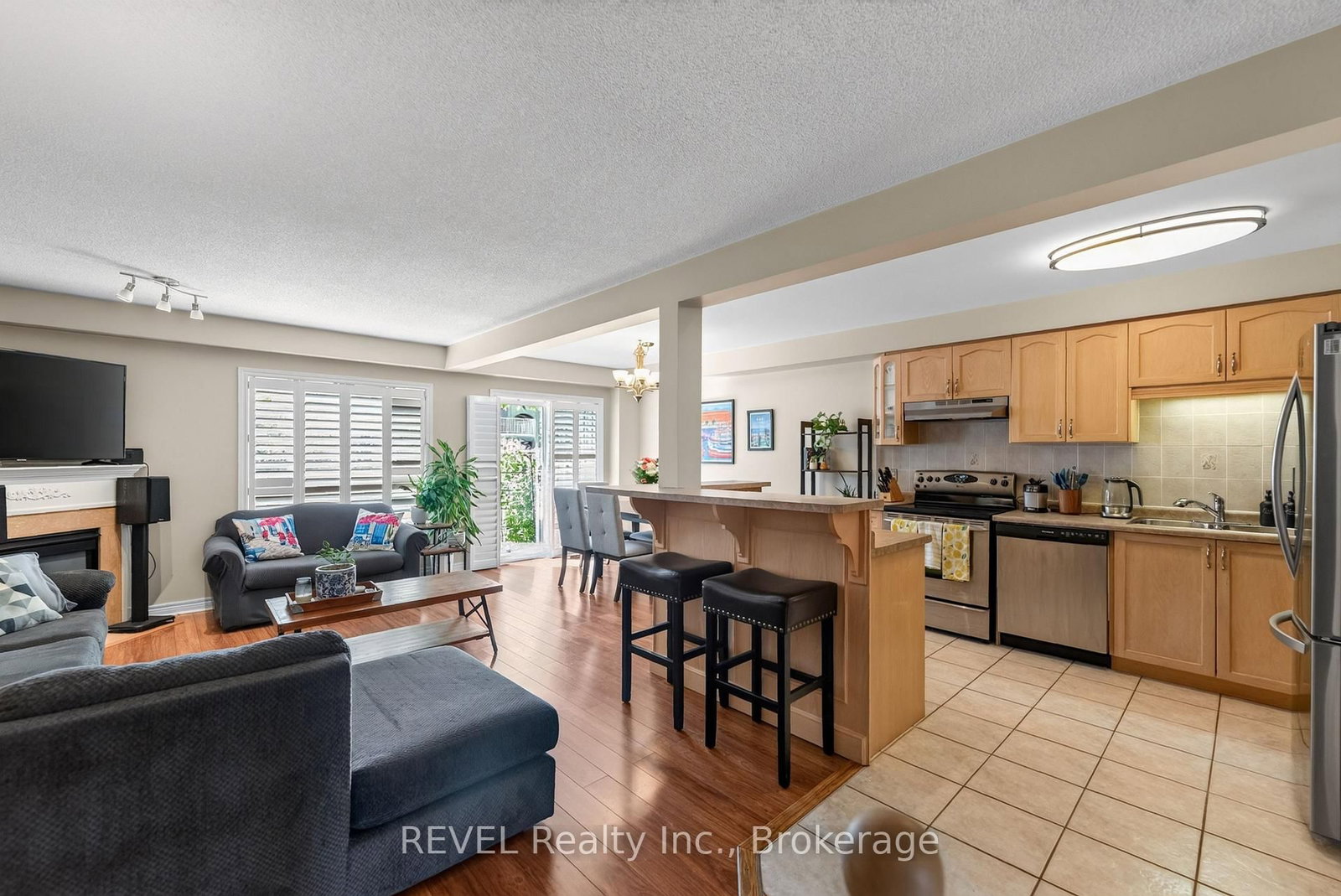 11 Elderberry Avenue • Grimsby, ON photo 10